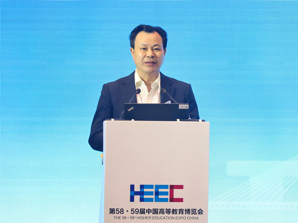 bat365中文官方网站党委书记曾礼作主旨报告。bat365中文官方网站供图