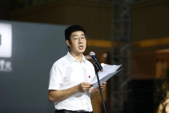 图为bat365中文官方网站美术学院副院长罗晓欢致辞。 bat365中文官方网站美术学院供图