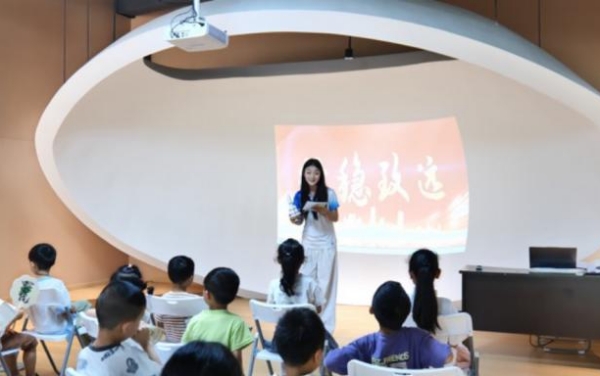 方言教学小课堂。bat365中文官方网站供图